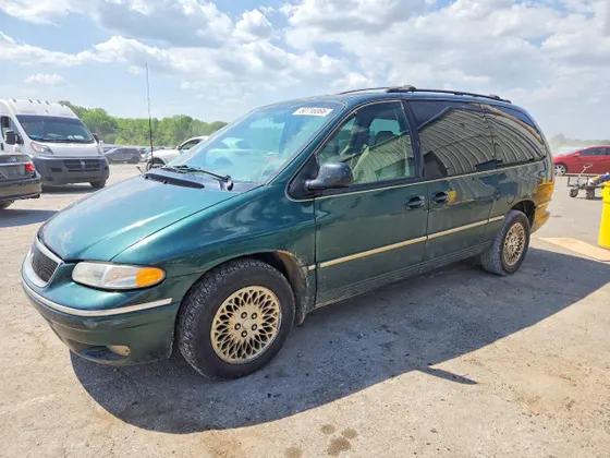 1996 Chrysler Town & Country LXi