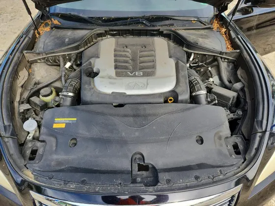 2011 INFINITI M56