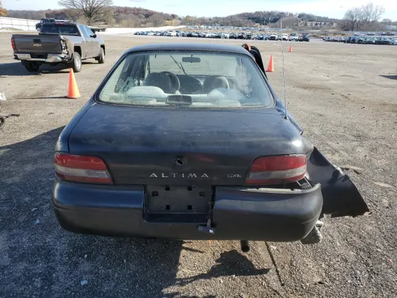 1997 Nissan Altima XE