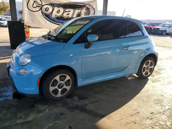2017 FIAT 500e 500