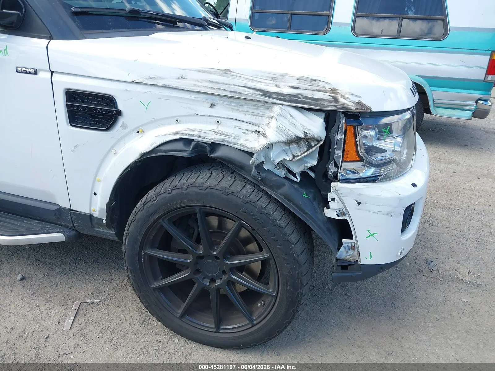 2014 Land Rover LR4 LUX