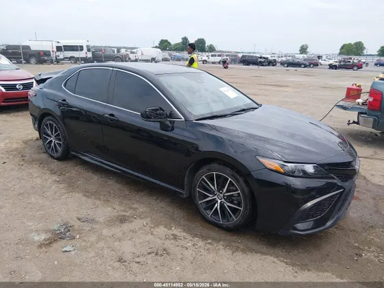 2021 Toyota Camry SE
