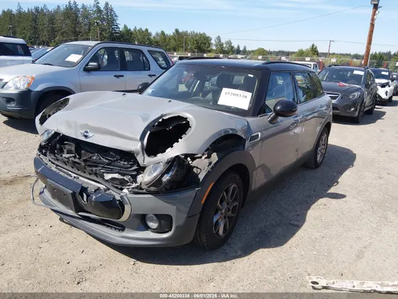 2016 MINI Cooper Clubman COOPER