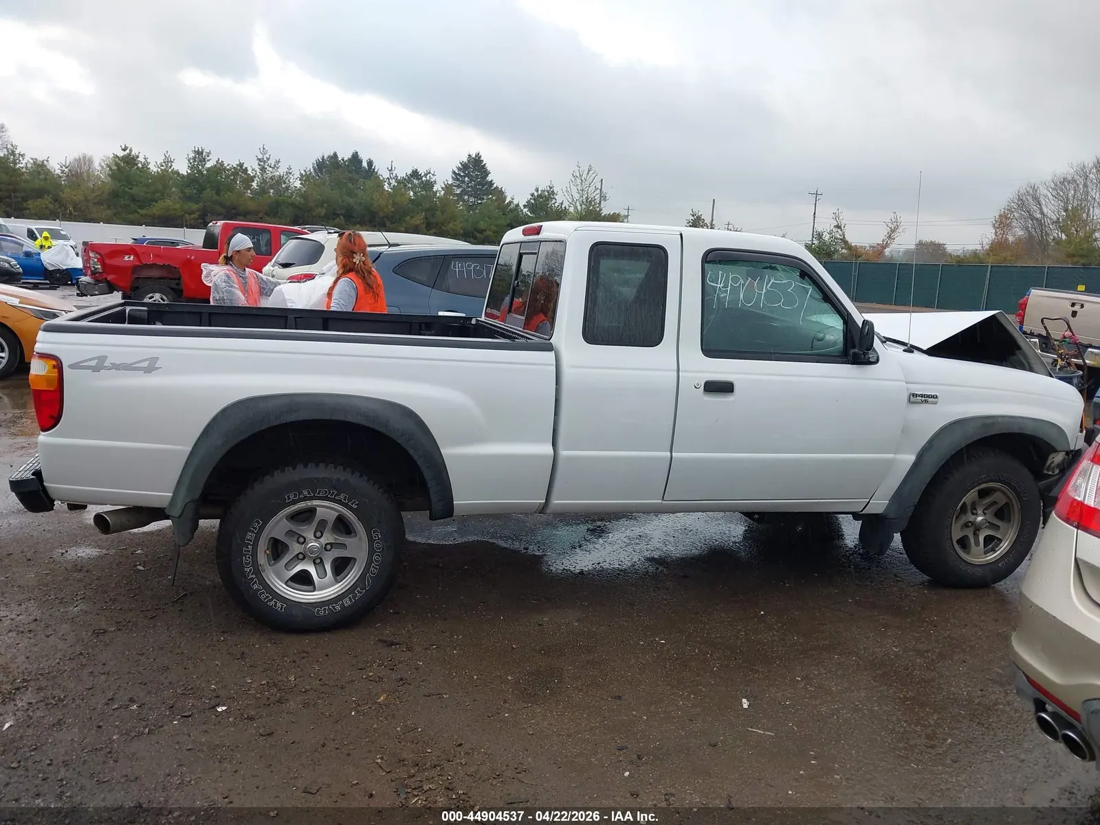 2004 Mazda B-Series 4WD Truck SE