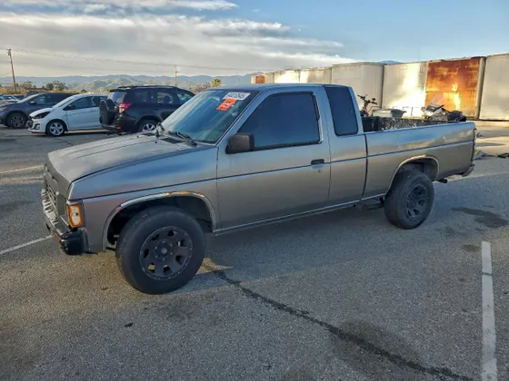 1986 Nissan King Cab 2WD SE