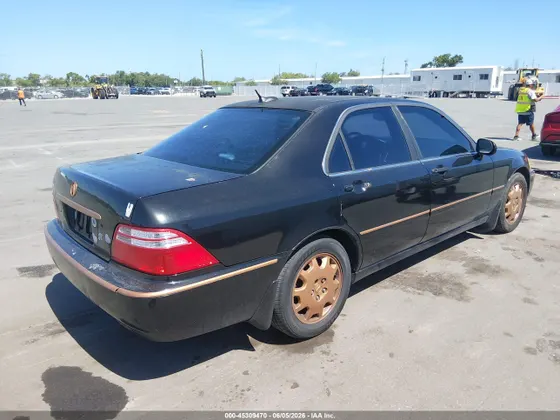2004 Acura RL w/Navigation System