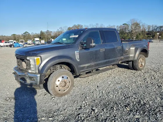2017 Ford Super Duty F-450 DRW XLT