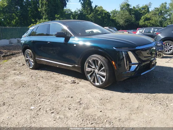 2025 Cadillac LYRIQ Sport
