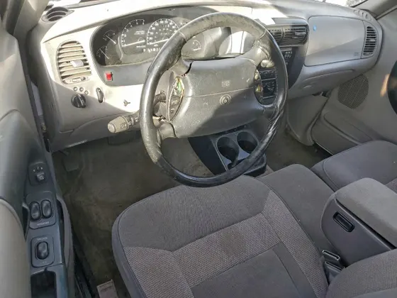 1996 Mazda B-Series 4WD Truck LE