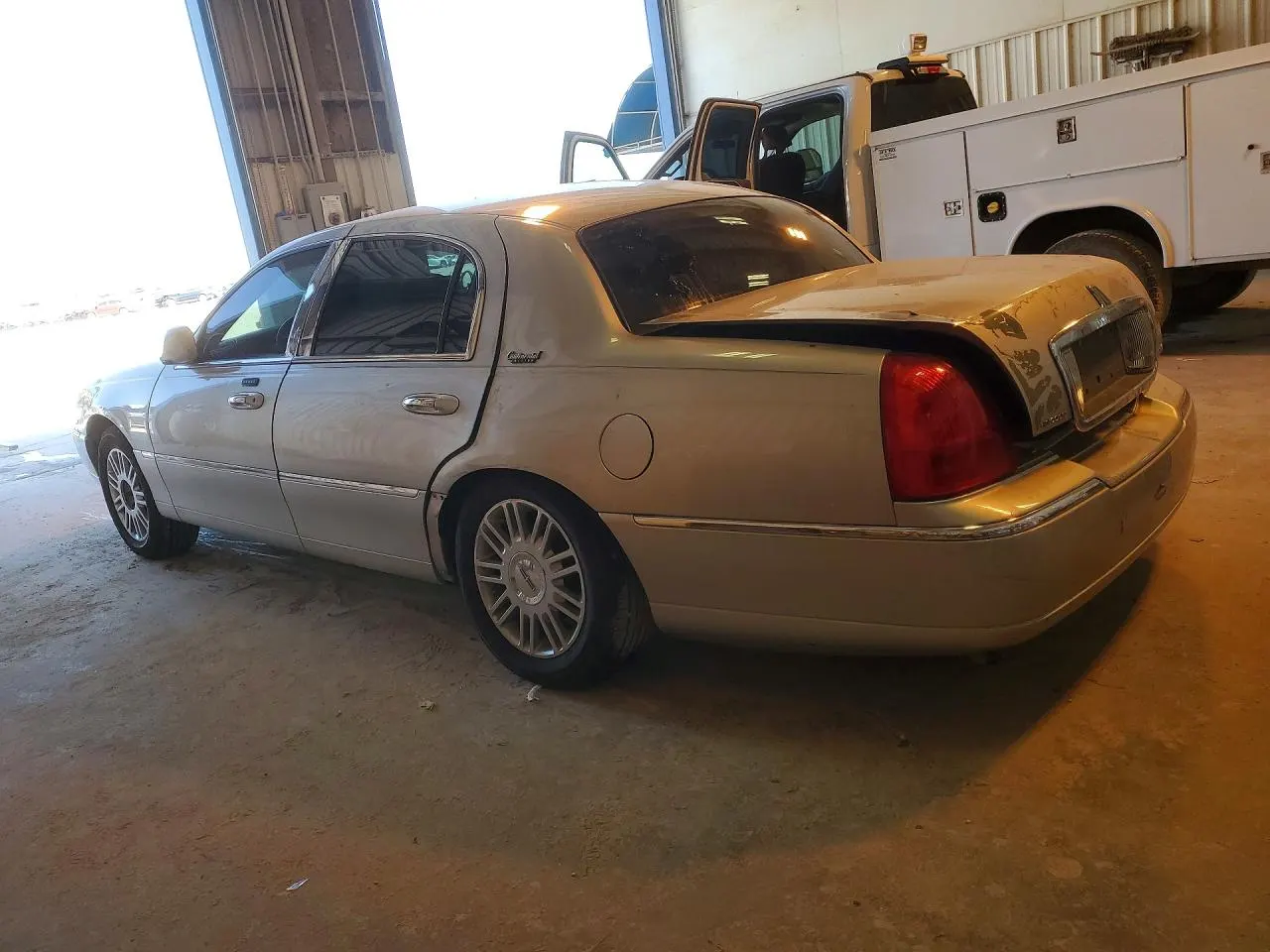 2010 Lincoln Town Car Signature Limited