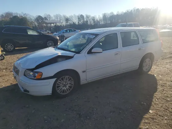 2005 Volvo V70