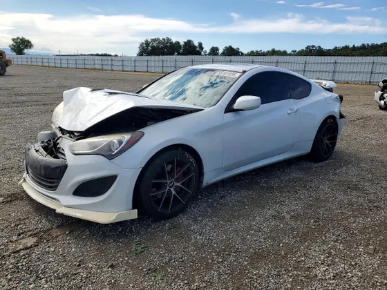 2013 Hyundai Genesis Coupe 2.0T Premium