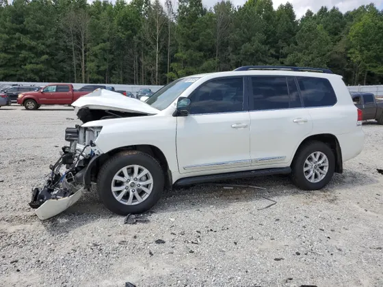 2021 Toyota Land Cruiser VX-R