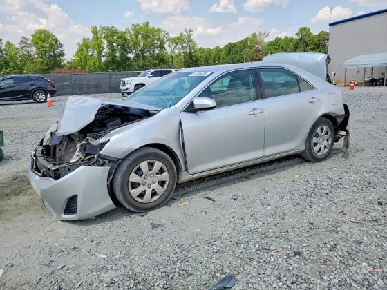 2013 Toyota Camry LE