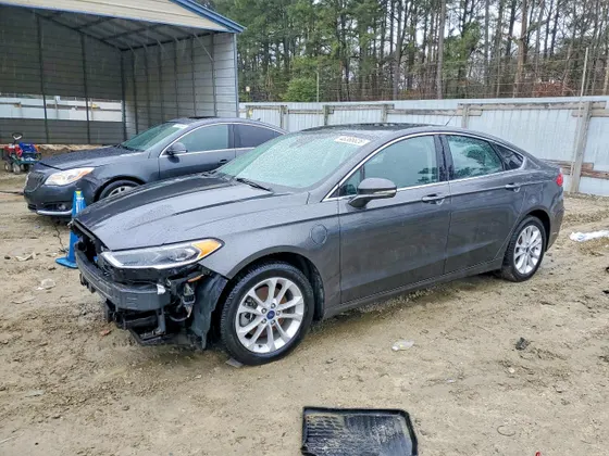 2020 Ford Fusion Plug-In Hybrid Titanium