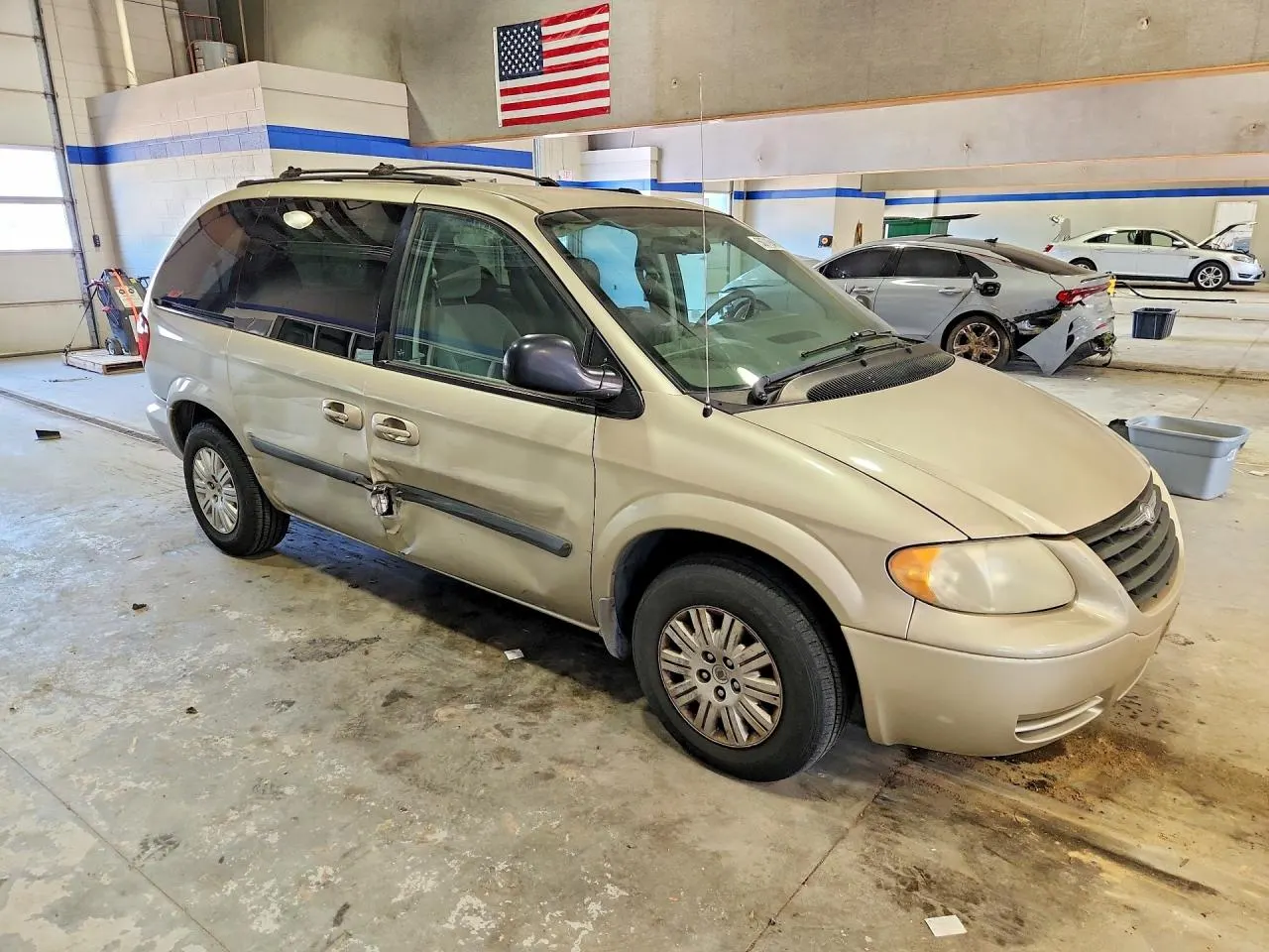2006 Chrysler Town & Country SWB TOWN & COUNTRY