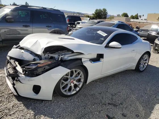 2018 Jaguar F-TYPE P300