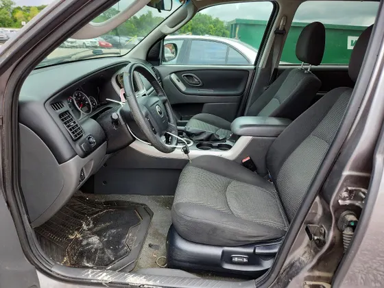 2006 Mazda Tribute s