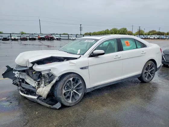 2014 Ford Taurus SEL
