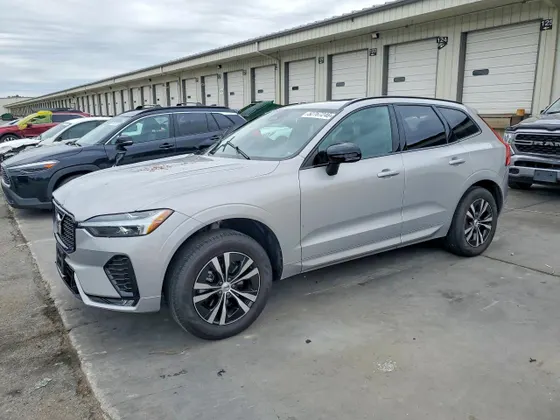 2024 Volvo XC60 Core Dark Theme