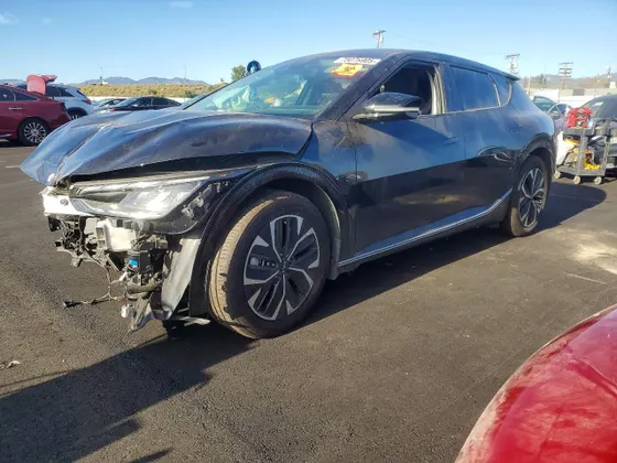 2022 Kia EV6 Wind