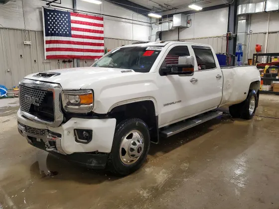2017 GMC Sierra 3500HD Denali