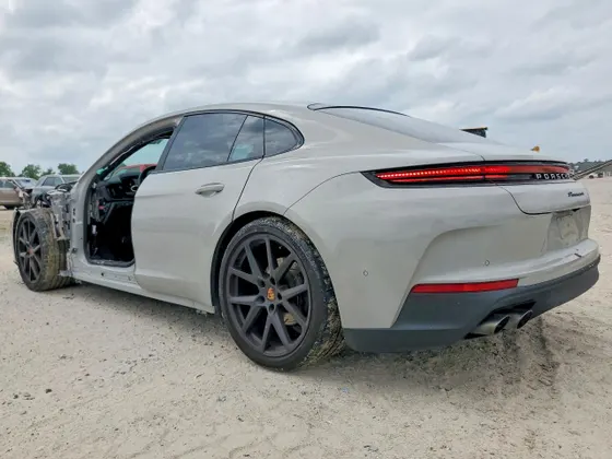 2025 Porsche Panamera