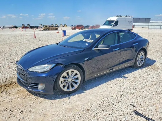 2015 Tesla Model S 85D