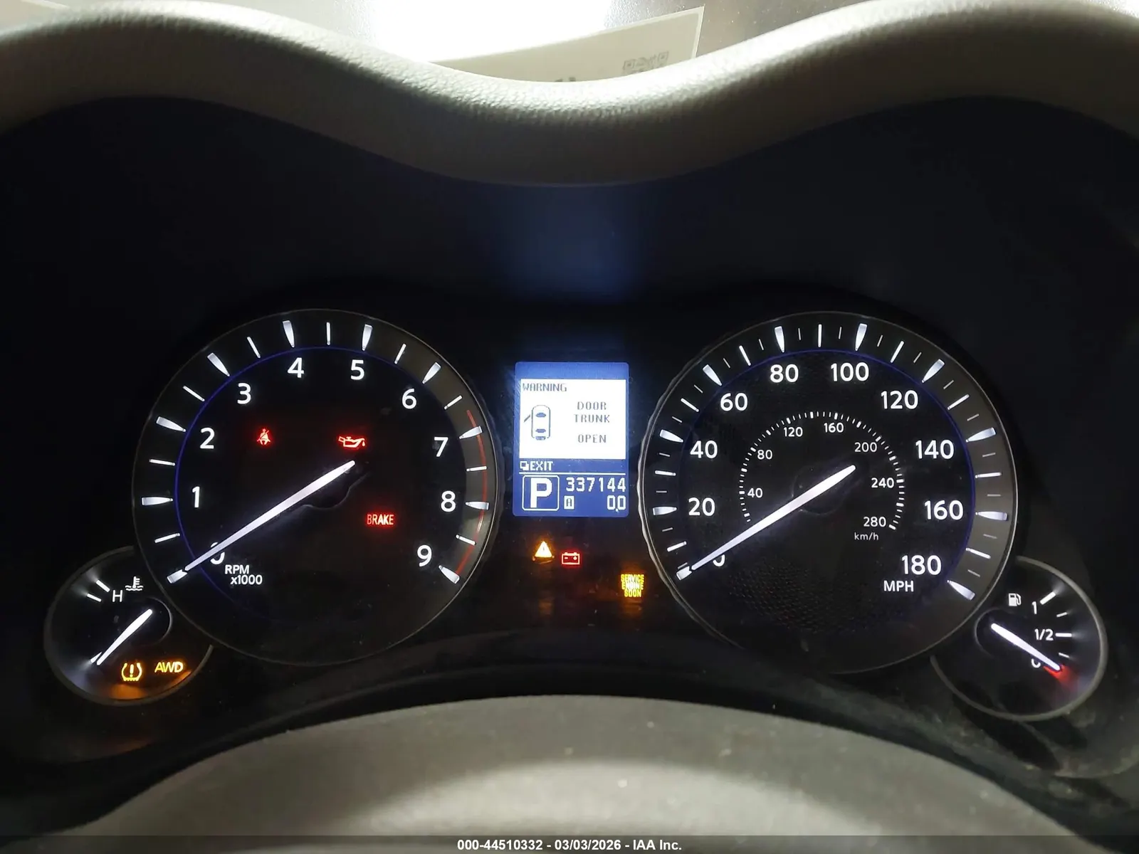 2011 INFINITI M56