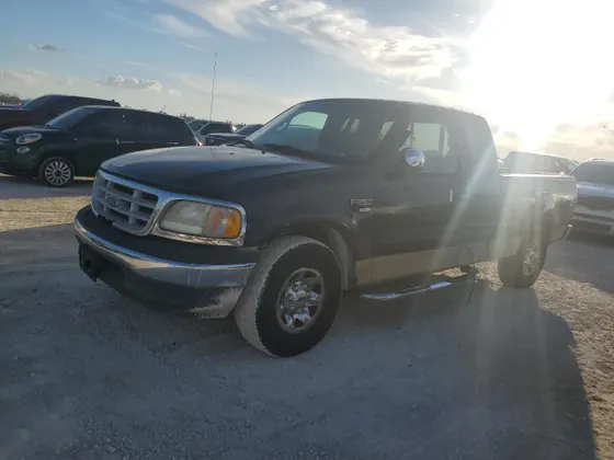 1999 Ford F-250 Work Series F250