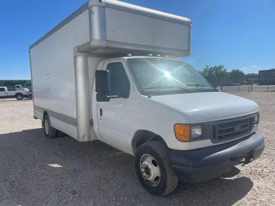 2007 Ford ECONOLINE CARGO E450 SUPER DUTY CUTAWAY VAN