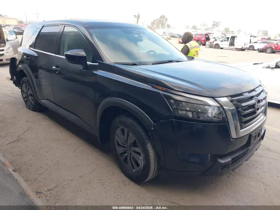 2024 Nissan Pathfinder S