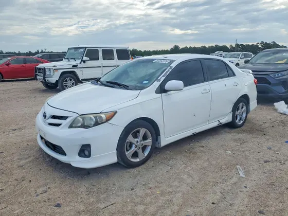 2013 Toyota Corolla LE