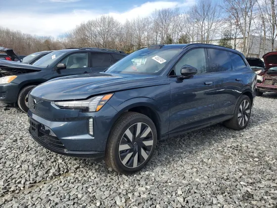 2025 Volvo EX90 PLUS