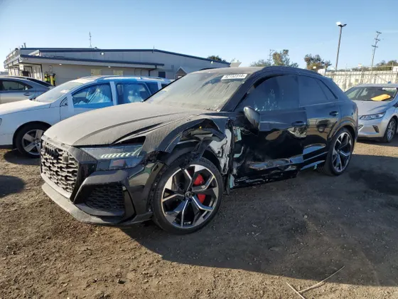 2023 Audi RS Q8