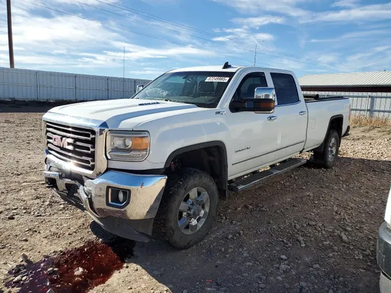 2015 GMC Sierra 3500HD available WiFi SLT