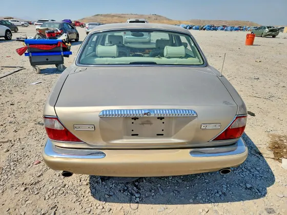 2000 Jaguar XJ Vanden Plas