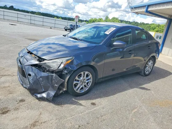 2017 Toyota Yaris iA
