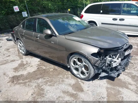 2019 Alfa Romeo Giulia Ti Sport