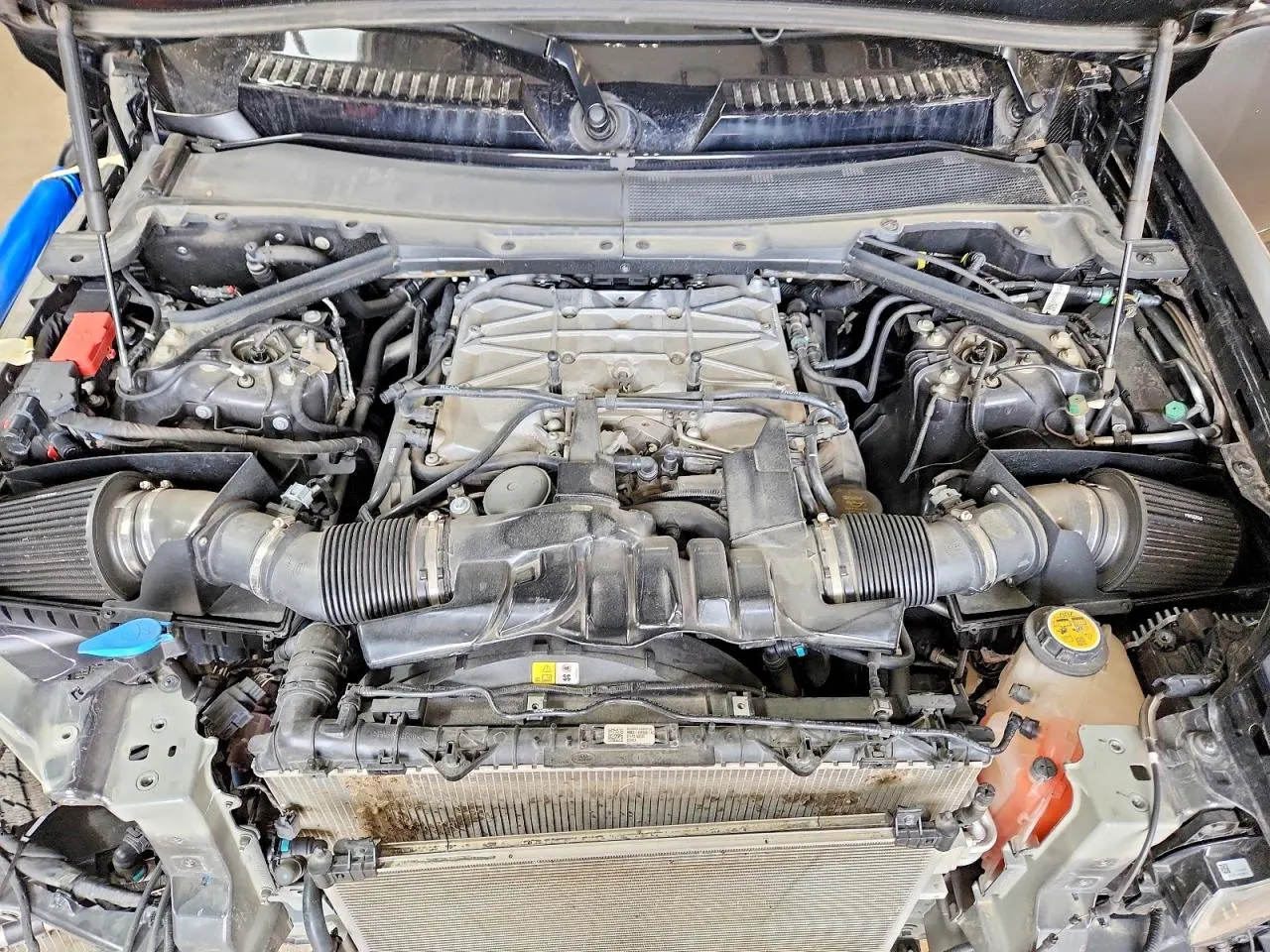 2023 Land Rover Defender V8