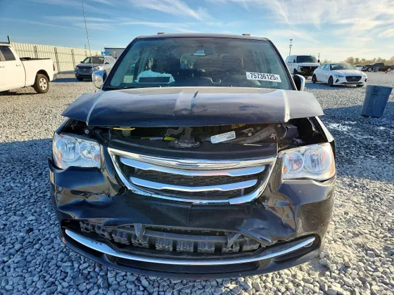 2016 Chrysler Town & Country Touring-L Anniversary Edition