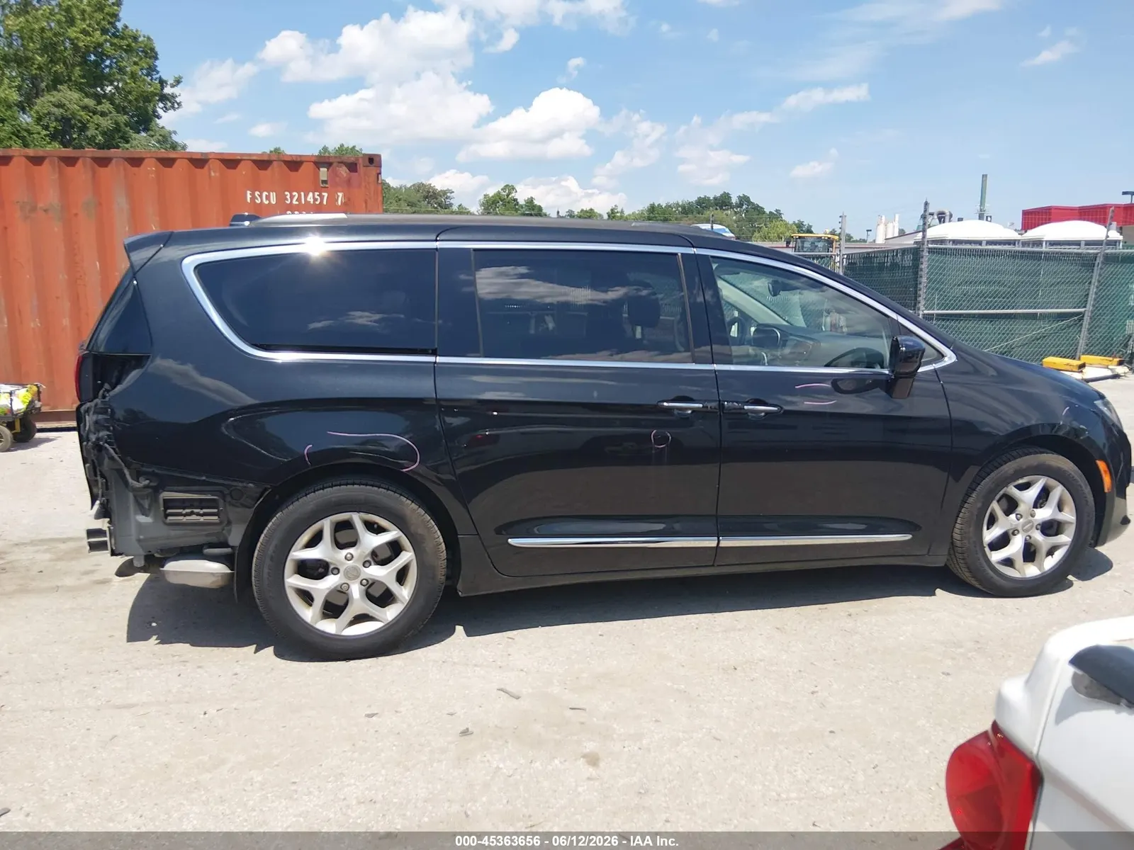 2017 Chrysler Pacifica Touring-L