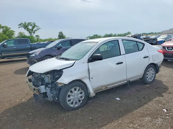 2013 Nissan Versa SL