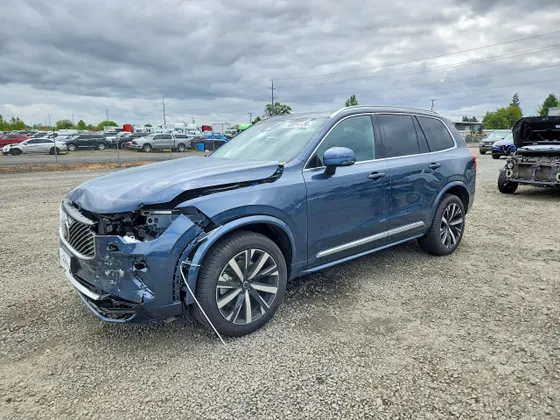 2025 Volvo XC90 Ultimate