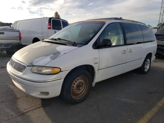 1996 Chrysler Town & Country LXi