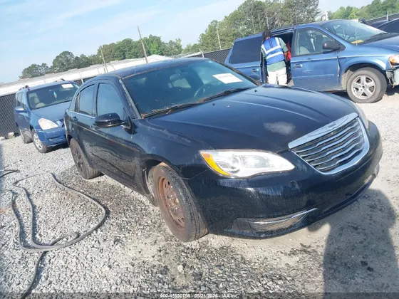 2013 Chrysler 200 LX