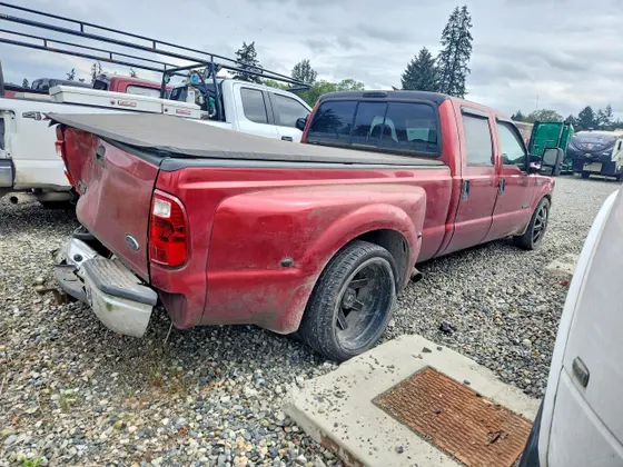 2001 Ford Super Duty F-350 DRW XL