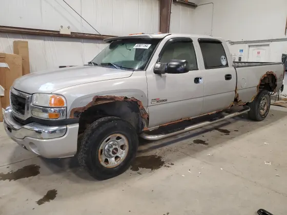 2005 GMC Sierra 3500 DRW SL