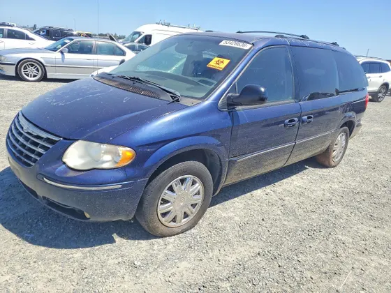 2005 Chrysler Town & Country Limited