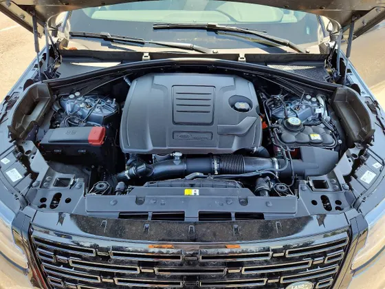 2026 Land Rover Range Rover Velar Dynamic SE